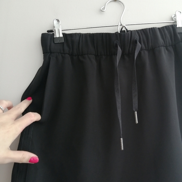 Lululemon On The Fly Woven Skirt Black Size 8 - Picture 6 of 15